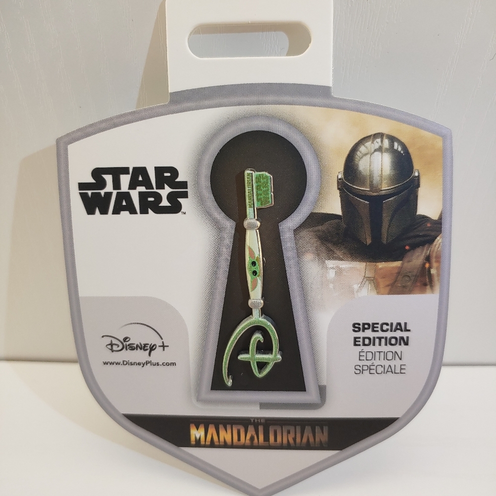 Disney Star Wars The Mandalorian Grogu Key Pin - Picture 2 of 4
